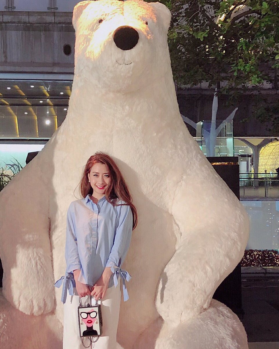 Roseruby9's tweet photo. First christmas in bangkok #bigbear #siamparagon #centralworld #MerryChristmas2017 https://t.co/MwcUUXCd69