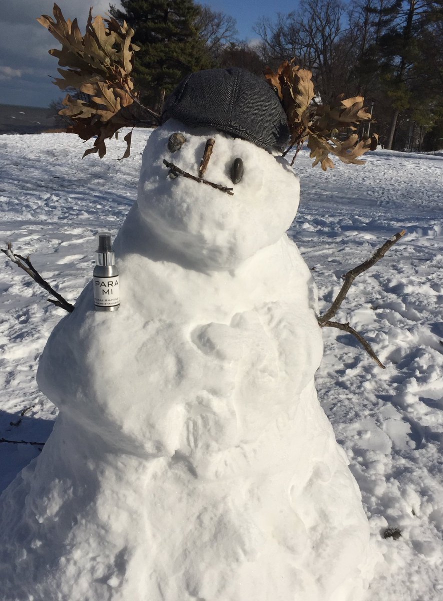 paramishaving's tweet photo. One of our cool customers in Canada would like to wish all PARA MI people a very Happy Christmas!
#malegrooming #shaving #bearded #beardoil #shaveoftheday #GQ #BEARD #davidbeckham #jamescordon #SHAVE #barbership #snowflakes https://t.co/huLFiy4D82