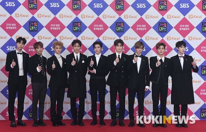 ALL sm artist who attended the award show wore black and “rip jh” ribbons to commemorate and show respect to jonghyun 

im so done with y’all being fucking rude and disrespectful :((