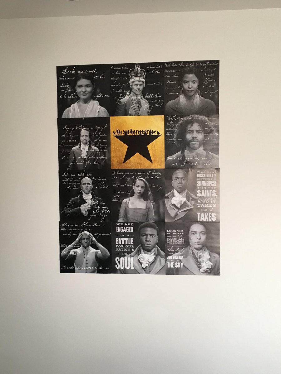 Claire_Fitz02's tweet image. A Christmas craft! I found a way to use the 2017 Hamilton calendar now that I have the 2018! @Lin_Manuel @HamiltonMusical @HamiltonMerch