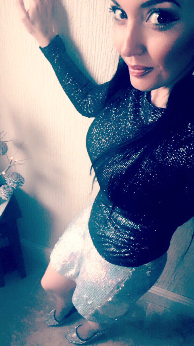 paperdolli1's tweet photo. 🎄✨Christmas Day Outfit ✨🎄 https://t.co/qiNYJcAdns