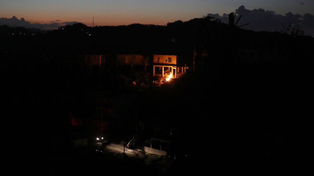 Months after Maria, Puerto Rico spends holidays in darkness bit.ly/2kT6xhl https://t.co/4vEfsT4eFx
