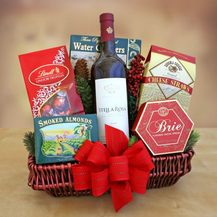 Merry Christmas <a href="/FromSlave2Queen/">Marceline Gerard</a> I've enjoyed spending time with you this year. I'll say I think I'm falling for you. I hope I get to spend some time with you.