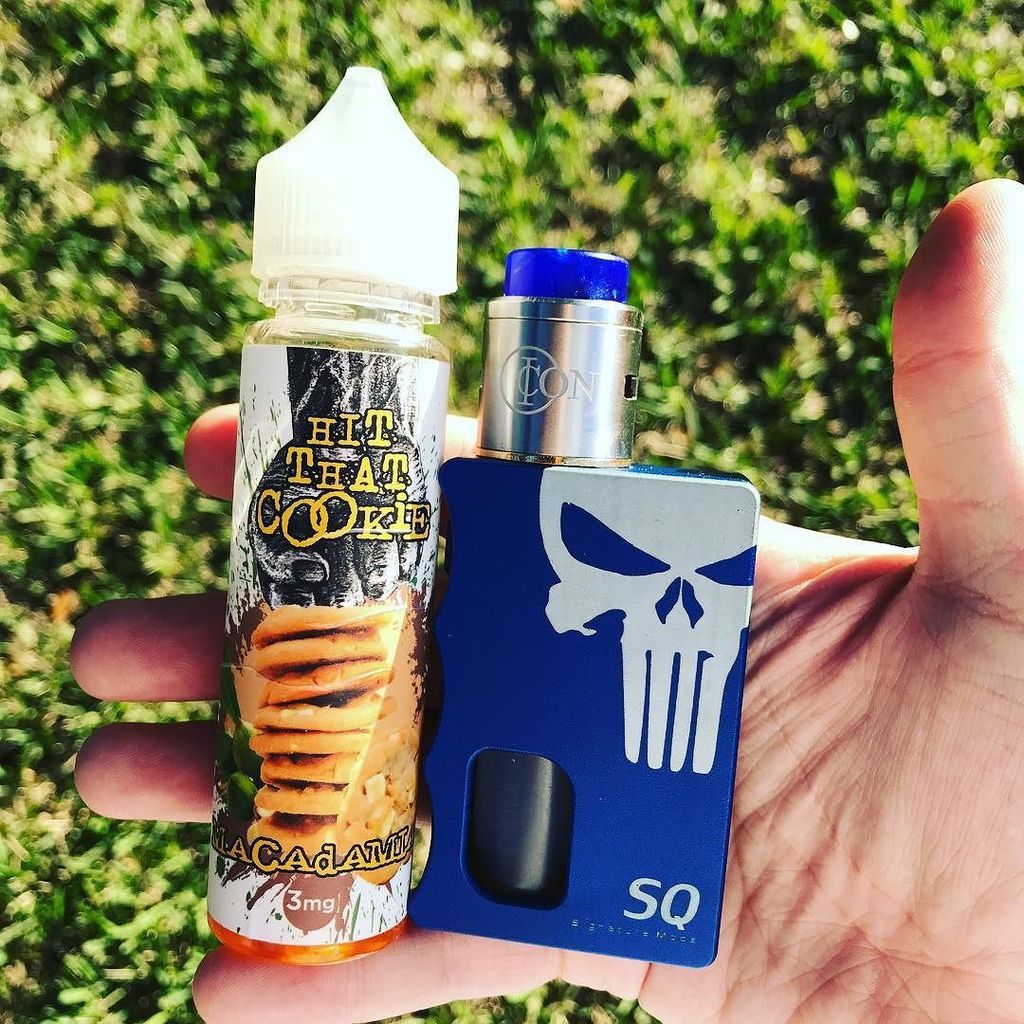DearAtty's tweet photo. Just grabbed this picture I didn’t post the other day to wish all of you a Merry Christmas. I hope your Christmas is full of family, friends, and great memories. 
________________________________________________________
•#DearAtty • #vape • #vapeporn… https://t.co/6NStEhSF4q https://t.co/rSQaM6oSGY