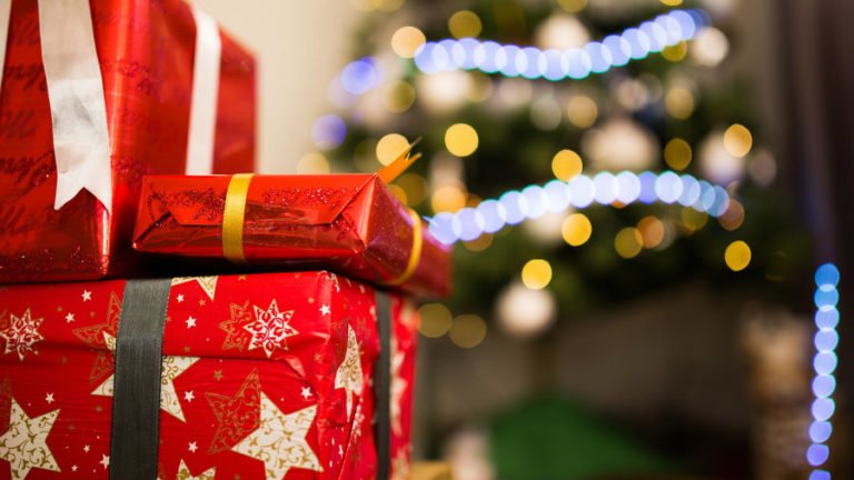 apv_valladolid's tweet photo. ¿Está mal que los periodistas reciban regalos de empresas en Navidad? Vía @etica. https://t.co/8ay1OkbWK3 https://t.co/kea9UkVGs8