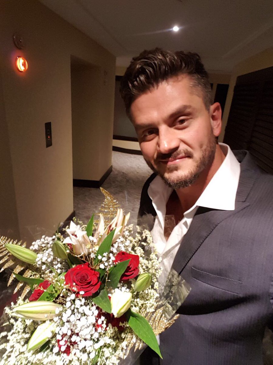 marcos_harter's tweet photo. Receba as flores que lhe dou! https://t.co/gjPHdUT6RZ