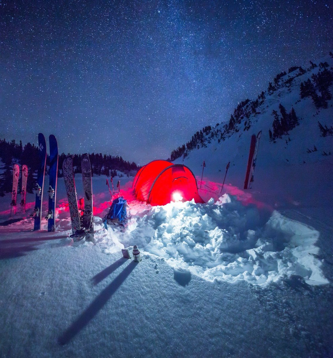 We hope your holidays are warm, merry and bright wherever you are!

#MGearAdventure 📸: Scott Kranz Photography