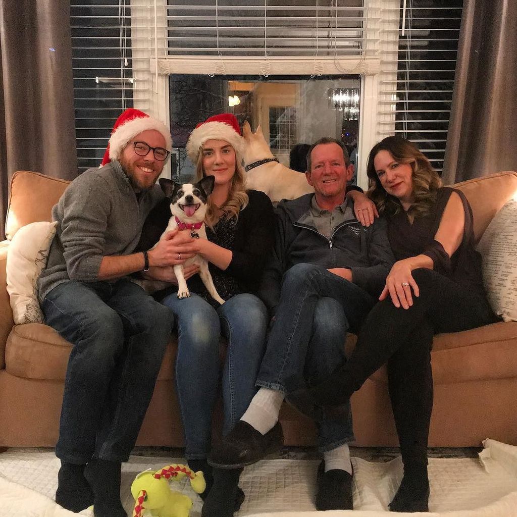 SojuSoldier's tweet photo. Christmas Eve hangs with the Newells + several dogs. Just missing @cayleynewell ! Merry Christmas, y’all! ✌🏼🎁🎅🏼 https://t.co/kUeWQBz8Ci https://t.co/eaV38Wve3E