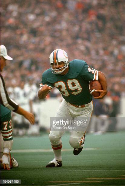 A very happy birthday to the perfect RB & the perfect WR - Larry Csonka & Howard Twilley!!! 