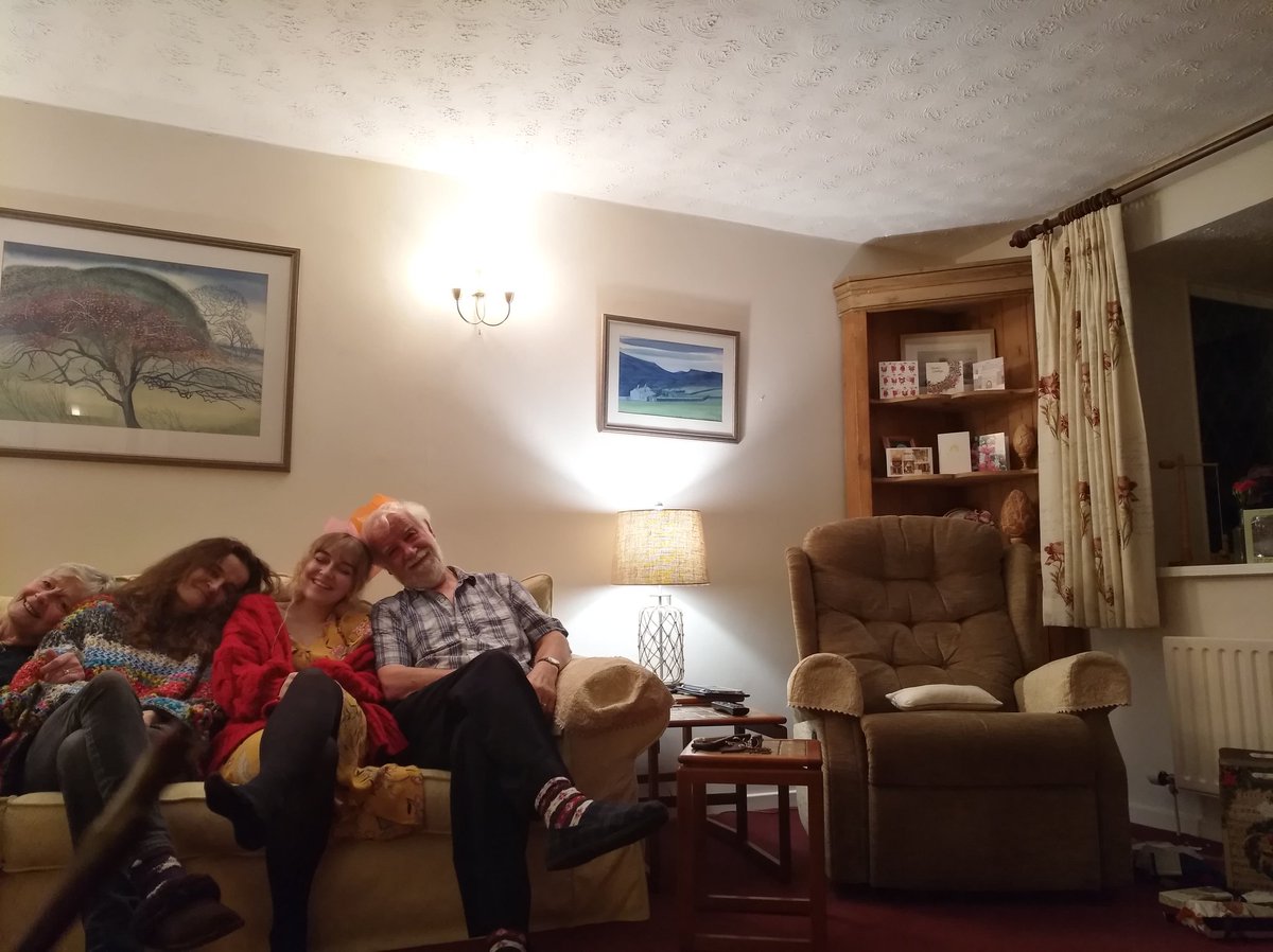 evecaraa's tweet photo. we are not good at taking nice photos.   happy christmas! https://t.co/7VG09QHQTZ