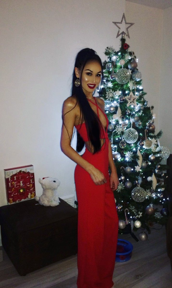 I love Christmas so much #christmas #inthestyle #tammyhembrow #jumpsuit