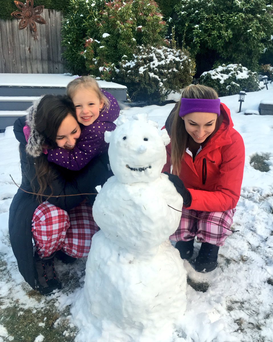 haileyhelber's tweet photo. Here's to hoping that being the favorite Aunt lasts forever #SorryTess ๐โ๏ธ #MerryChristmas https://t.co/MQyT5uc2Iv