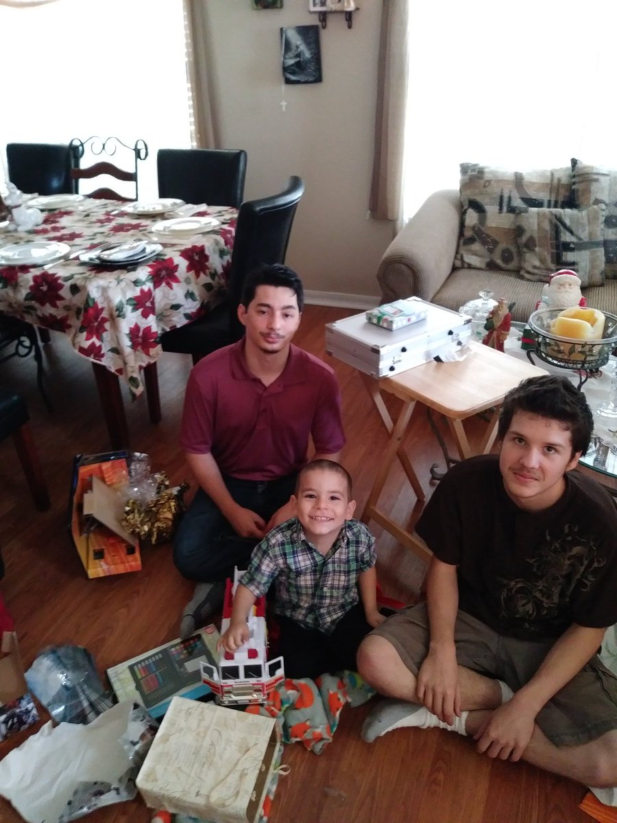 CappyDFS's tweet photo. My boys are my life! Watching them turn into men is what makes life worth it. https://t.co/Yf8POQI1z3