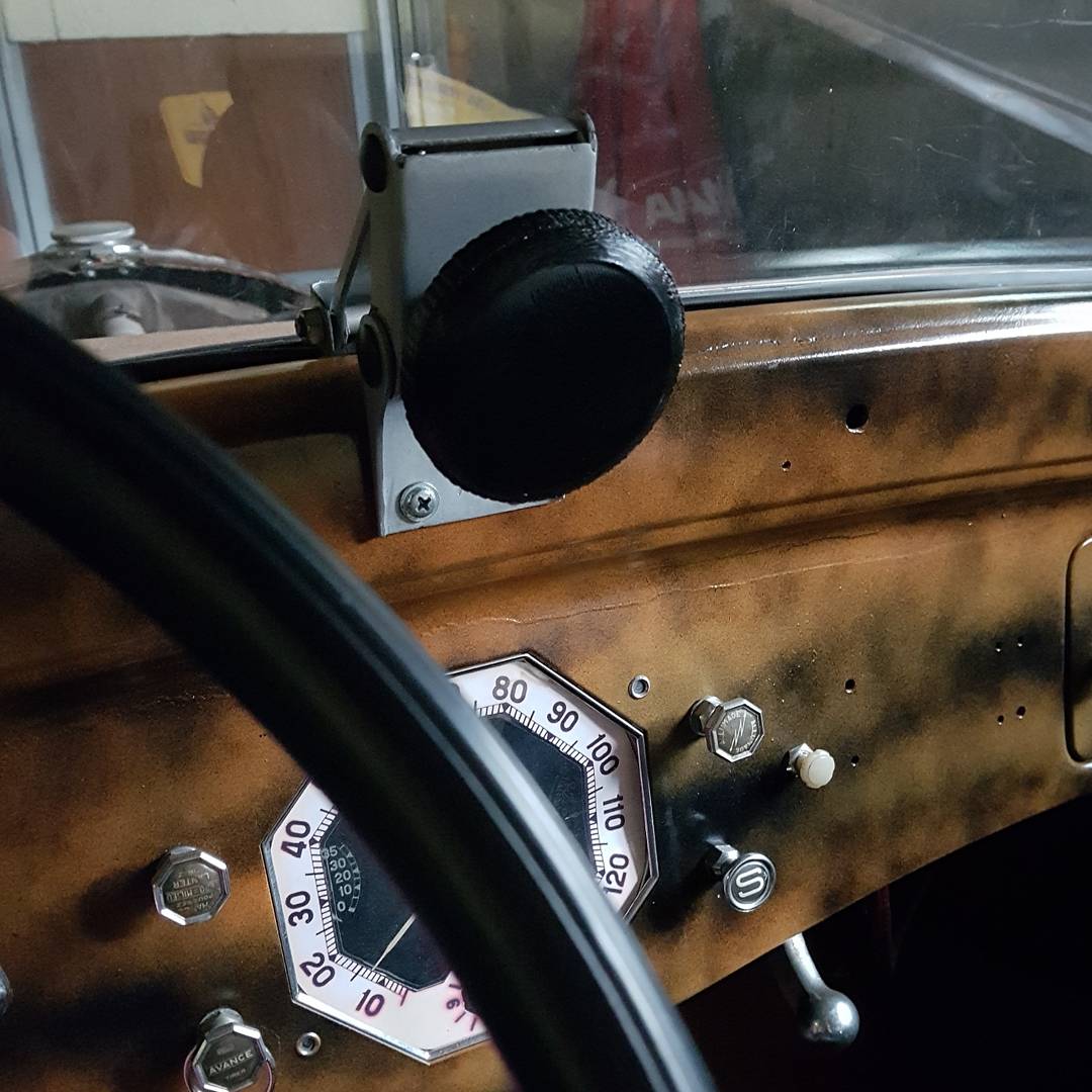 catf3D's tweet photo. Création d'une poignet pour ouvrir le pare brise d'une voiture des années 30 ! 😉
Une prima 4 de 1933 pour être précis ! 😁
Mes créations sont variés et illimitées 😊 !
#3d #3dprinter #printer #design #creation #voiture #1933 #prima4 #poignet #parebrise #utile #variety  #année30 https://t.co/ZqTcXNoeLI