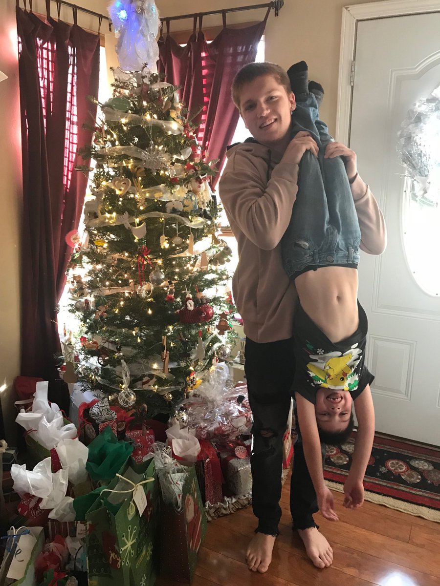 deelind14's tweet photo. Merry Christmas https://t.co/43Tl48KsJG