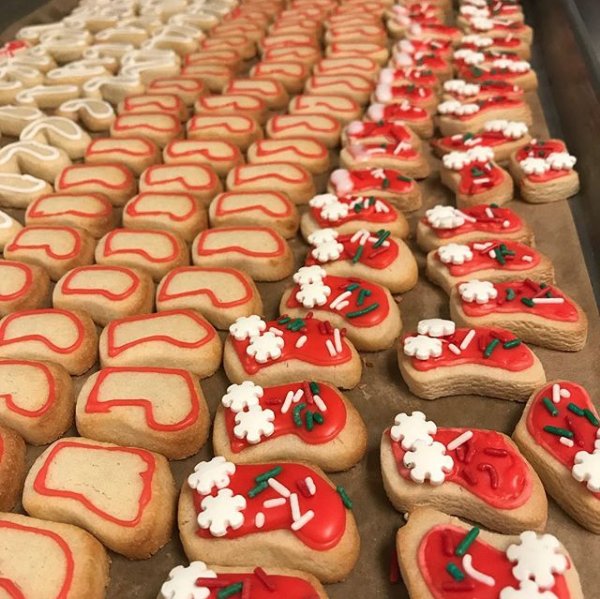 Holiday cookies all in a row at BLT Market! #MerryChristmas! #bltmarket #hawaii #happyholidays #christmascookies #eeeeeats
