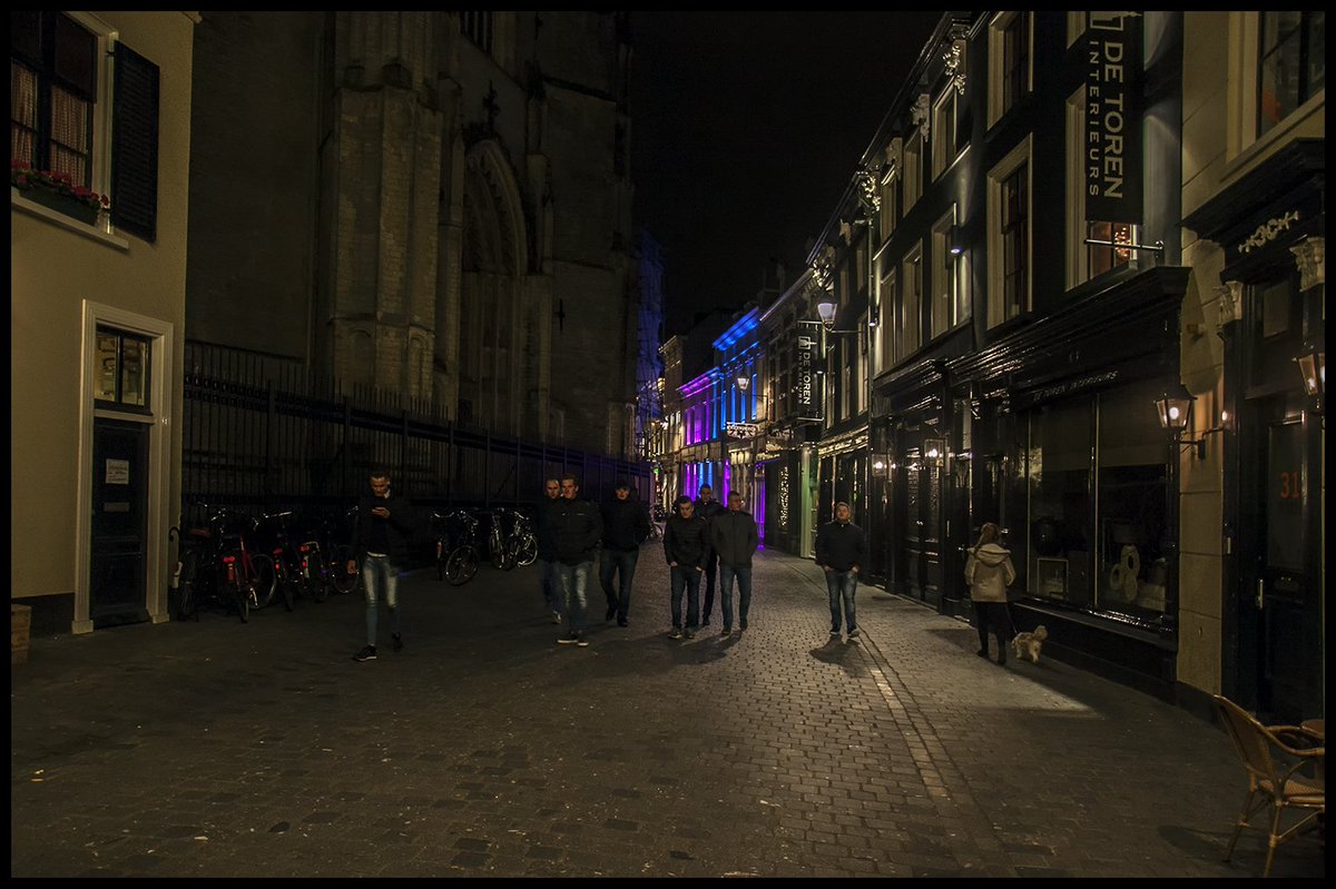hunterleo3's tweet photo. Christmas Eve 2017 #Torenstraat #Breda #streetphotography https://t.co/6fcDfofIz5