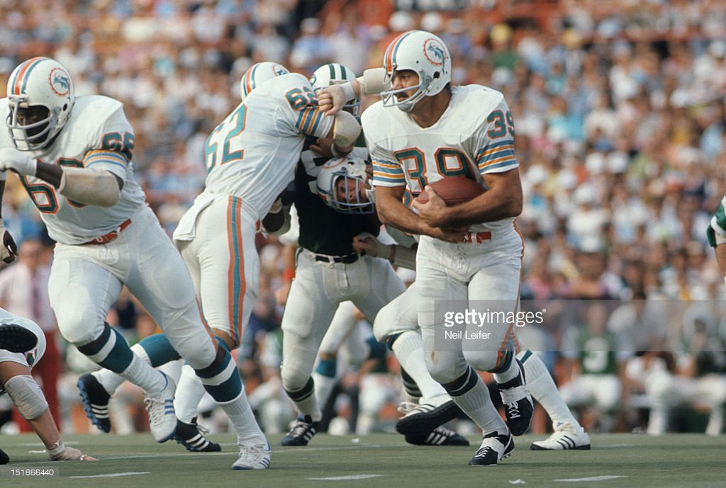 Happy bday to former Miami Dolphins bruising back, Larry Csonka, who turns 71 today 