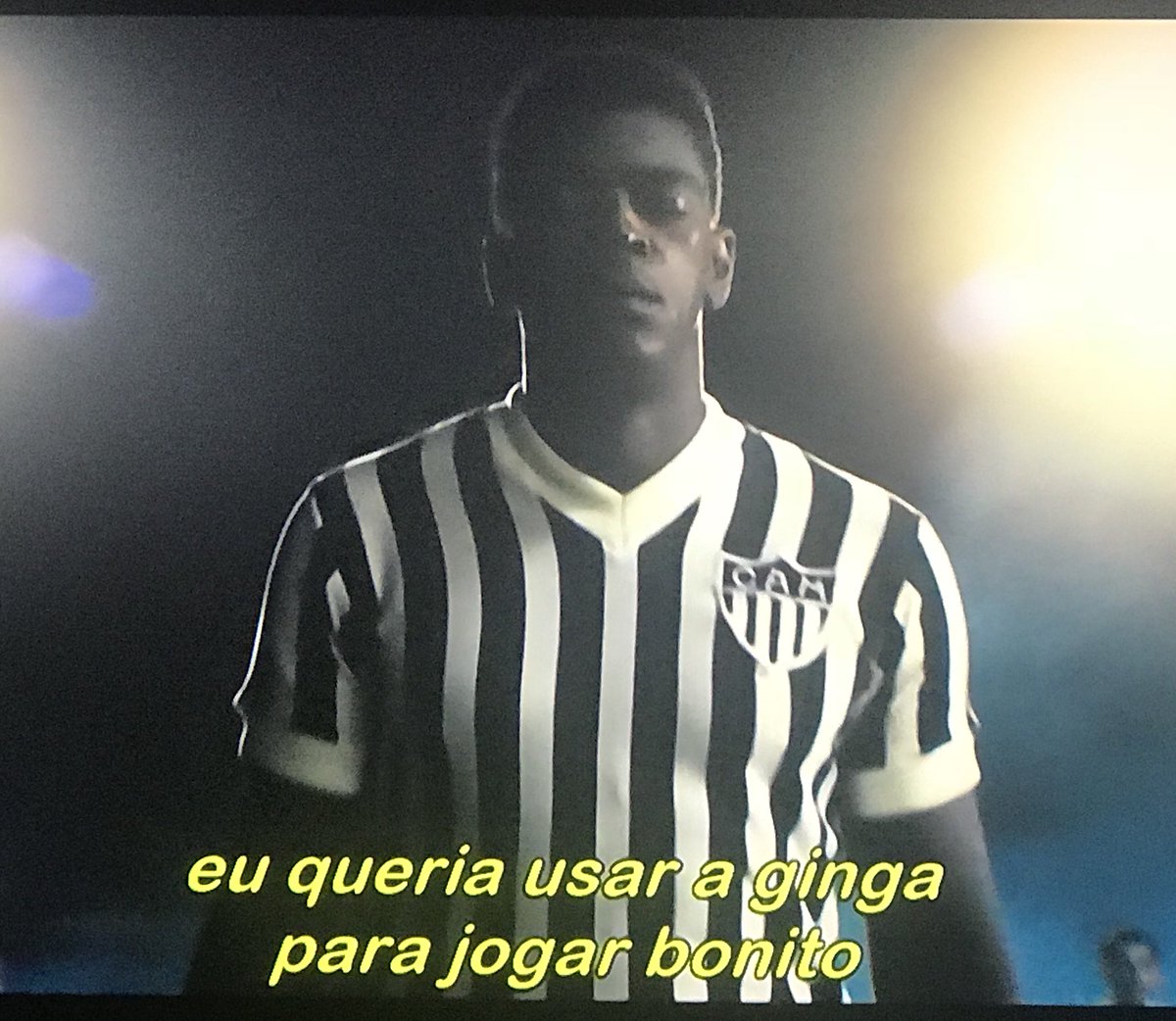 CrisCastroGalo's tweet image. Assisti agora o filme “Pelé, o nascimento de uma lenda”
Apenas 2 times brasileiros aparecem no filme, 1 óbvio é o Santos, o outro 👇🏻👇🏻👇🏻👇🏻👇🏻