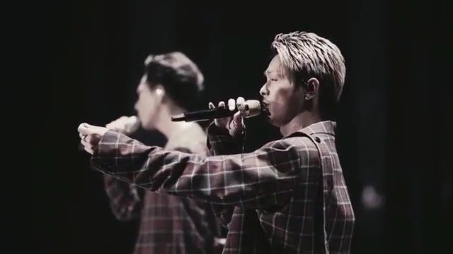 渡邊悠斗 空に住むってなんであんなにいい歌なんだろう 特に2番の たとえどんなに未来を遠く感じたって負けないで って歌詞が特に好き 聴いたことない人は絶対聞いた方がいい 空に住む 何度 聴いても いい曲 T Co Y3vyjvttdp Twitter