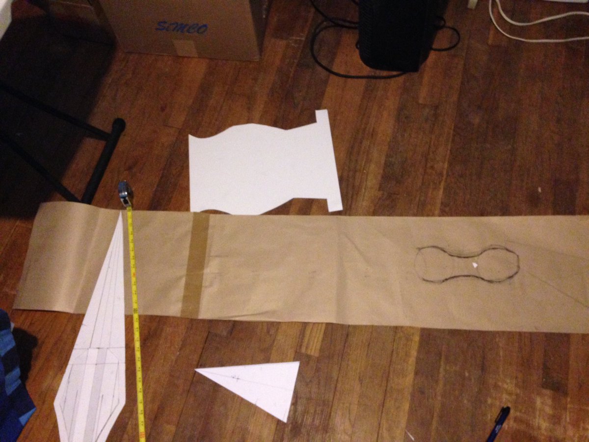 TCosmiclatte's tweet photo. Merry Christmas and happy holidays to all! Just wanted to share a little of what's in the works. #holidayseason #rwby #RWBY5 #holidaycosplay #weaponprop https://t.co/RcMcN4lzYO