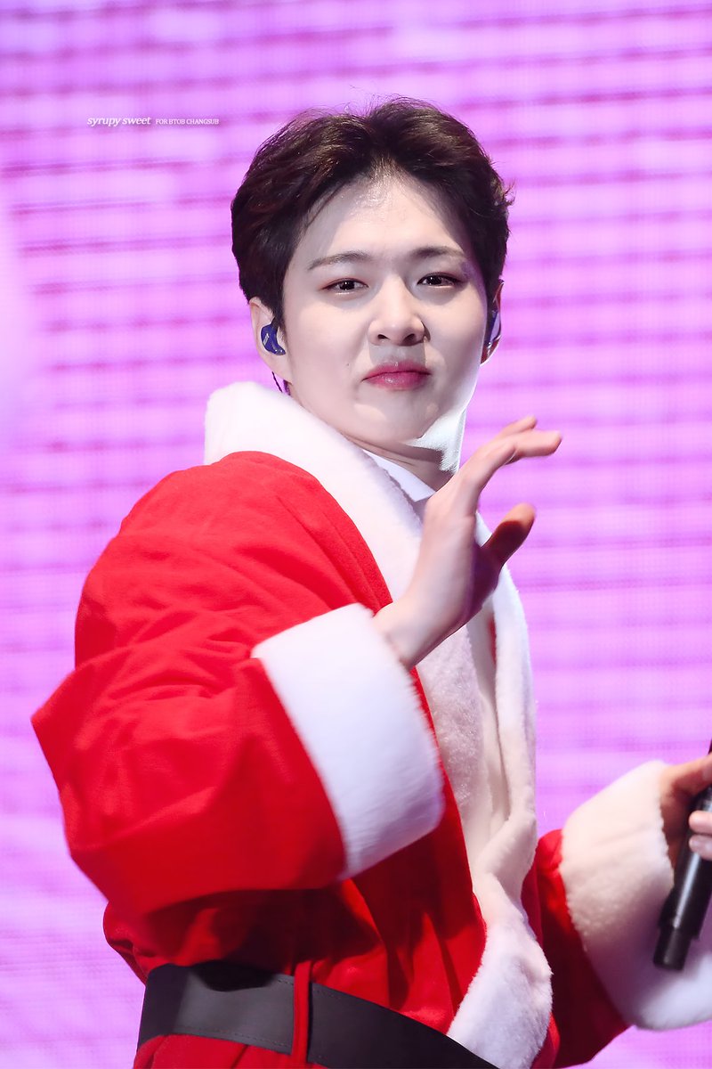 borntobeatSpain's tweet photo. [FOTOS] 241217 #BTOBTIME2017
#OurConcert #비투비 #BTOB
(2° Día)

Cr. En las fotos https://t.co/xlIEF7UYkj