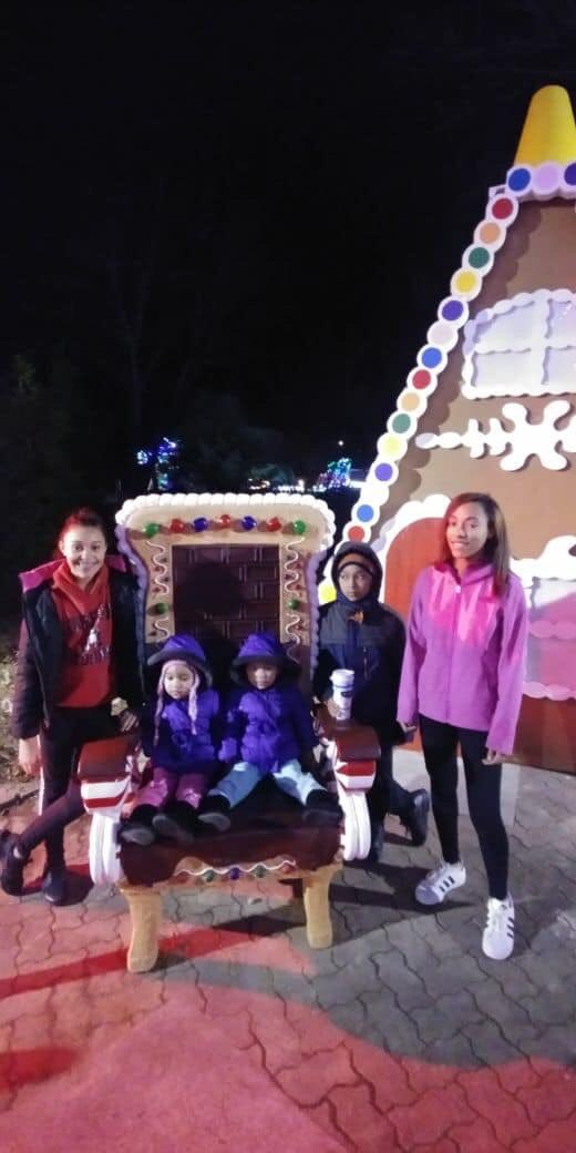 mylamarissa's tweet photo. Merry Christmas from me and my siblings! https://t.co/sN3b0bZChc