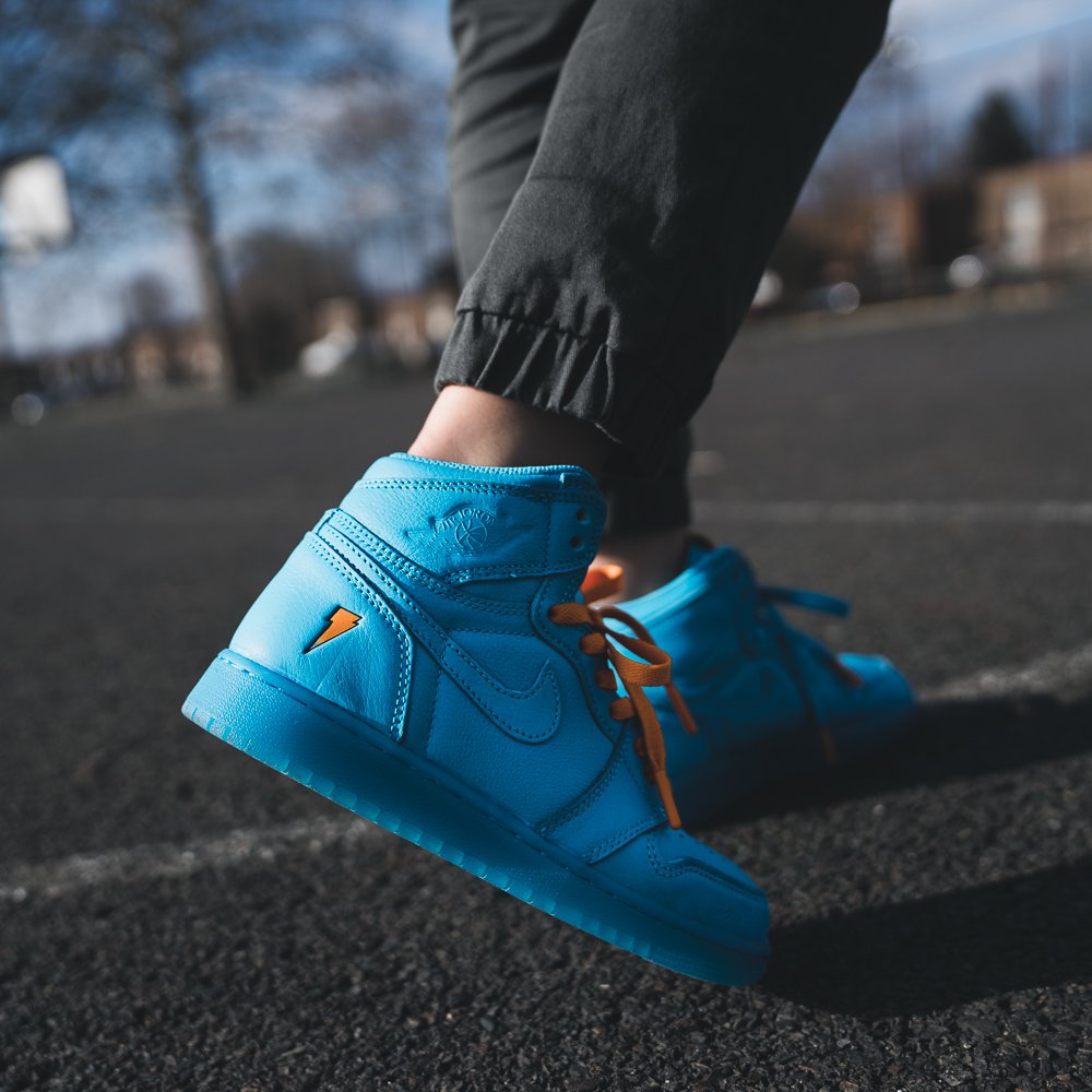 jordan 1 gatorade blue on feet