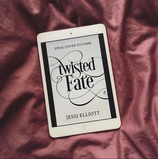AuthorJElliott's tweet photo. 🎄CHRISTMAS GIVEAWAY🎄
Follow &amp; RT for a chance to win one of five eARCs of #TwistedFate! https://t.co/X7enqhd5k3