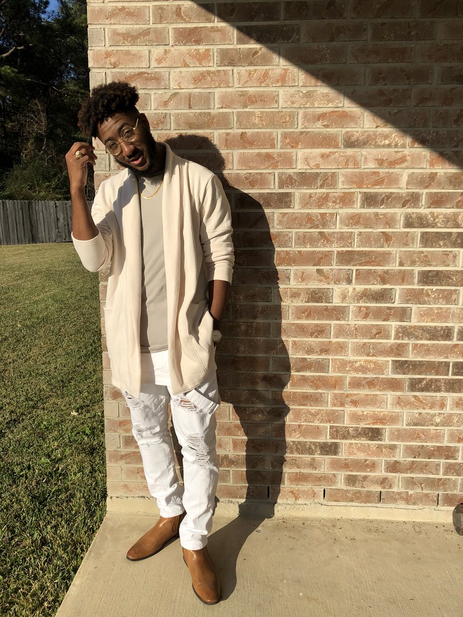 juicestew22's tweet photo. Off White Christmas 🎄 https://t.co/6NbhM8wnVu