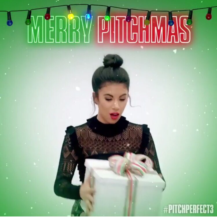 chrissiefit's tweet photo. Also, Merry #Pitchmas!
“What’s in the box!!!!!!????!?!” https://t.co/SYvVqmzWJy