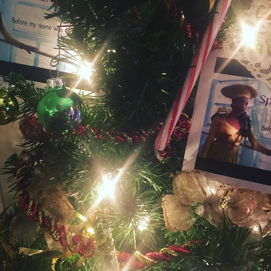 ListenerSeries's tweet photo. It’s a Listener Christmas over here! 😆🙌🏾 
Starting tomorrow we’ll be posting our list of the Top 7 Black Sci-Fi/Fantasy Projects to Look Forward to in 2018. One for each principle of Kwanzaa. 
Merry merry! https://t.co/6AviylUvnU