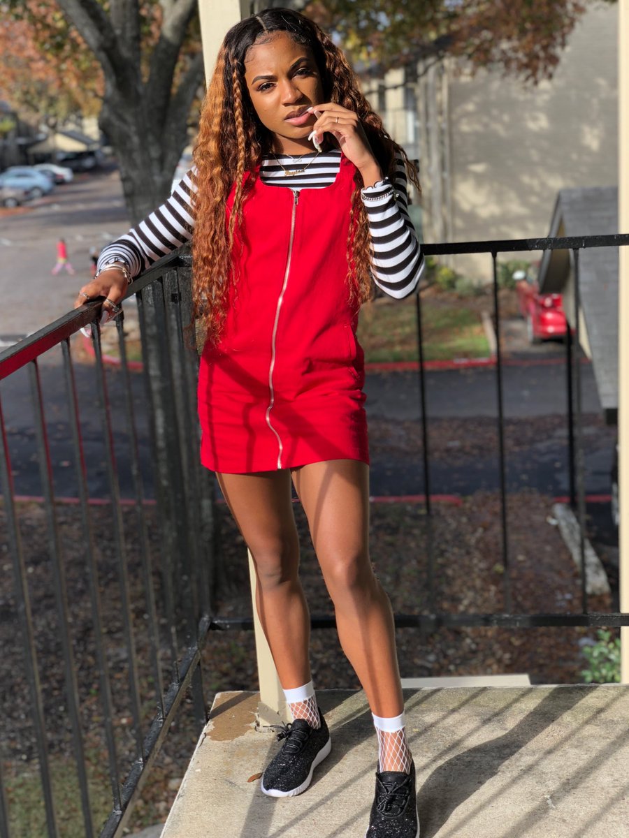 chanelbambino's tweet photo. price been up. ⚡️ #MerryXmas https://t.co/SZUktSX9yp
