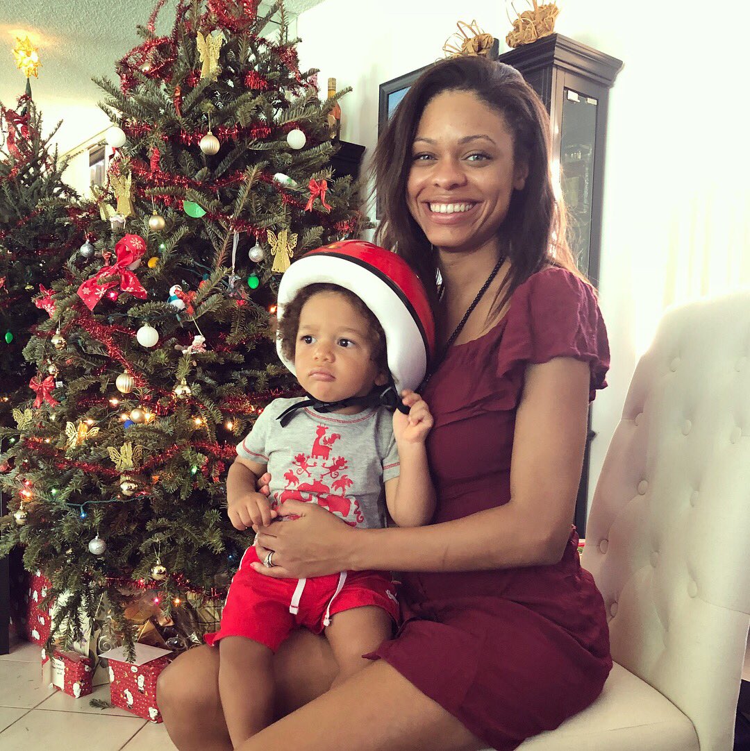 Topaz Brady on Twitter "Merry Christmas from the Ledda Family ðŸŽ„ðŸŽâ˜ƒ … "