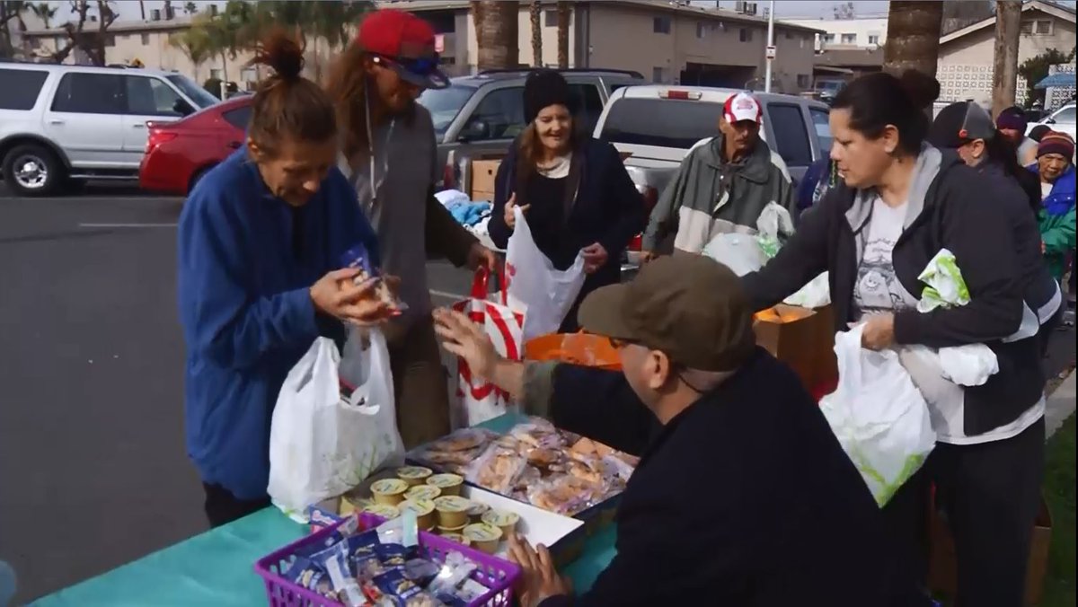 Bakersfield Burrito Project hands out breakfast burritos on Christmas