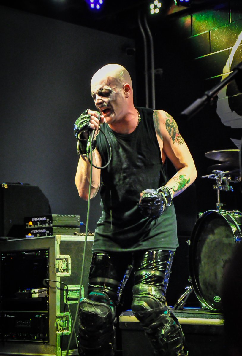 FromTheCrowd61's tweet photo. Singer #michaleGraves @CafeAcousticBar #StJosephMO 12-18-16 #Misfits @MichaleGraves @mgraves_ @PsychoPunk120 @themisfits @misfitsrecords https://t.co/vJKnGbfTpp