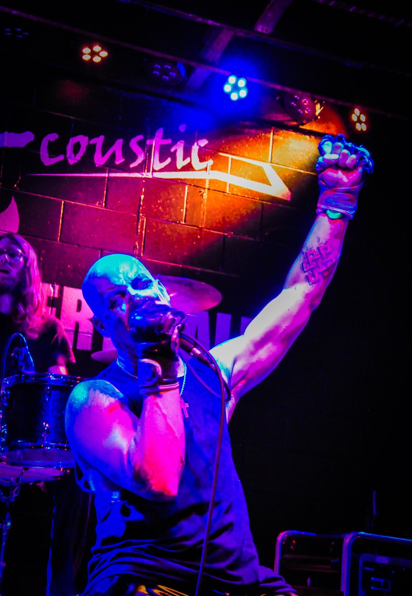 FromTheCrowd61's tweet photo. Singer #michaleGraves @CafeAcousticBar #StJosephMO 12-18-16 #Misfits @MichaleGraves @mgraves_ @PsychoPunk120 @themisfits @misfitsrecords https://t.co/vJKnGbfTpp