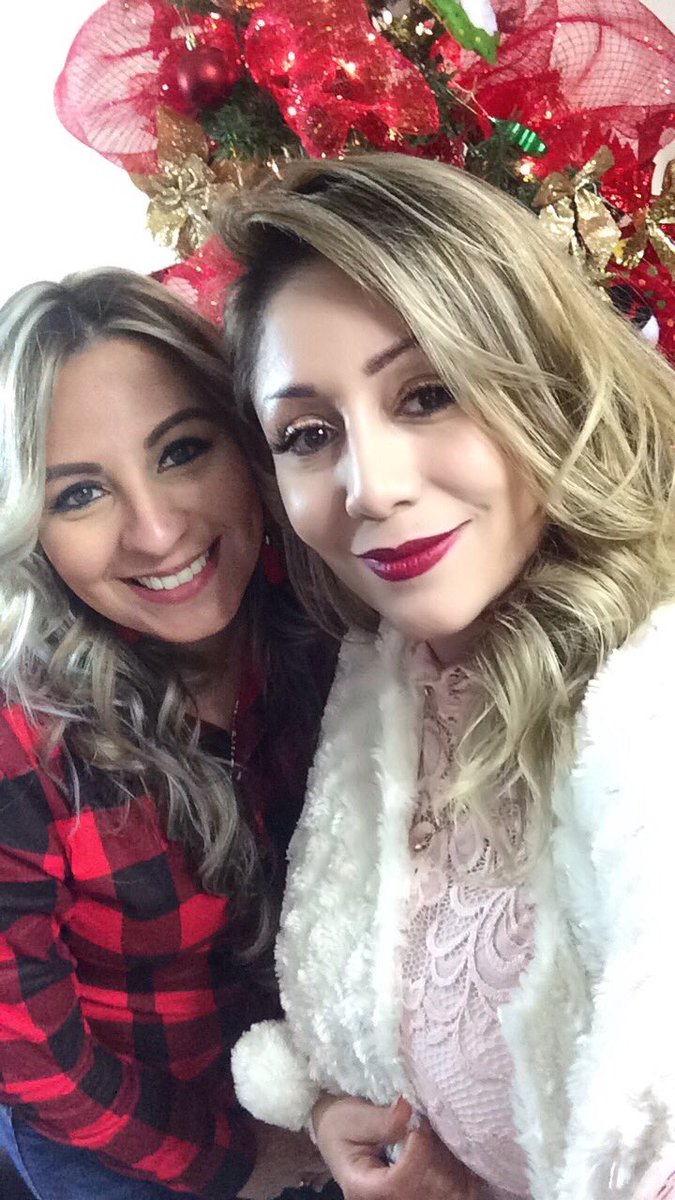 LAPANELA's tweet photo. Navidad 2017 🎄❤️🙌🏻 https://t.co/GHAzz8qkwk