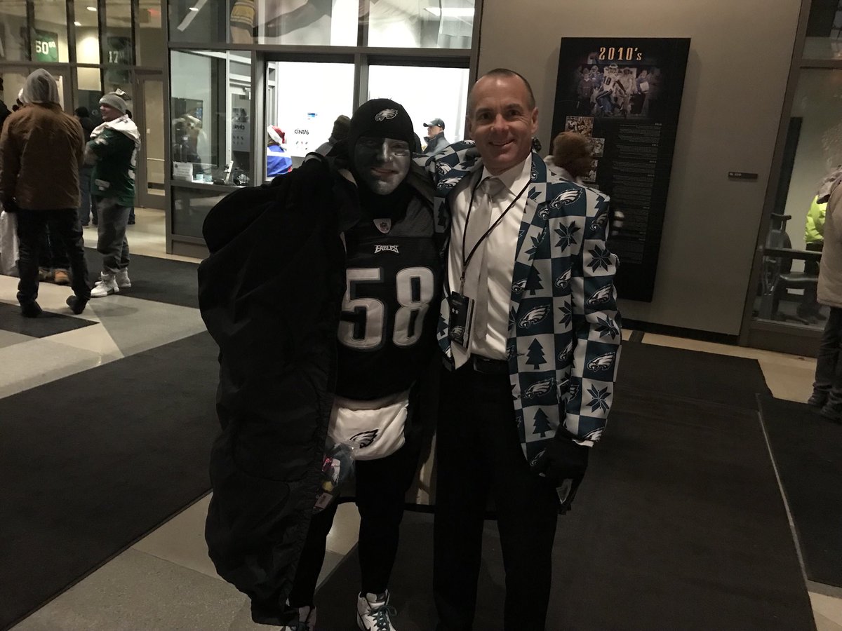 Eagles's tweet photo. #Eagles president Don Smolenski checks in with Shaun Young, our @pickNRG Fan of the Game! #PowerPhilly https://t.co/dHkoYd3LVj