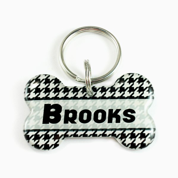 Veg_Ezy_'s tweet photo. Check out my designer vegan dog tags! https://t.co/5HiaTcoxoB Use coupon code: HOLIDAY2017 for a 30% off discount #pettags #happytags https://t.co/9WPN6kpmqZ