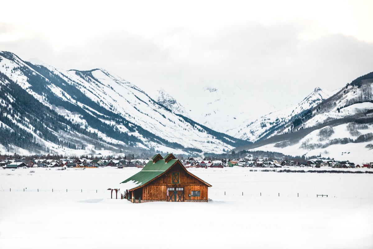PlacePassTravel's tweet photo. Wishing a Merry Christmas to all those celebrating today!

#PlacePass #BeMerry #Christmas #MerryChristmas #Winter #WinterWonderland https://t.co/mI74WdYLfL