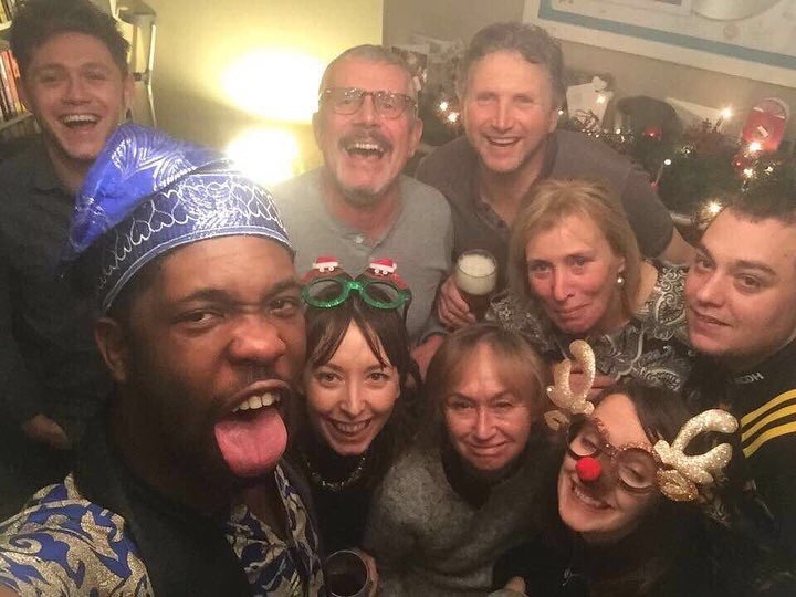 lasgrowns's tweet photo. Niall hoy pasando Navidad con su familia ❤️❤️❤️ https://t.co/obalmx8ecf
