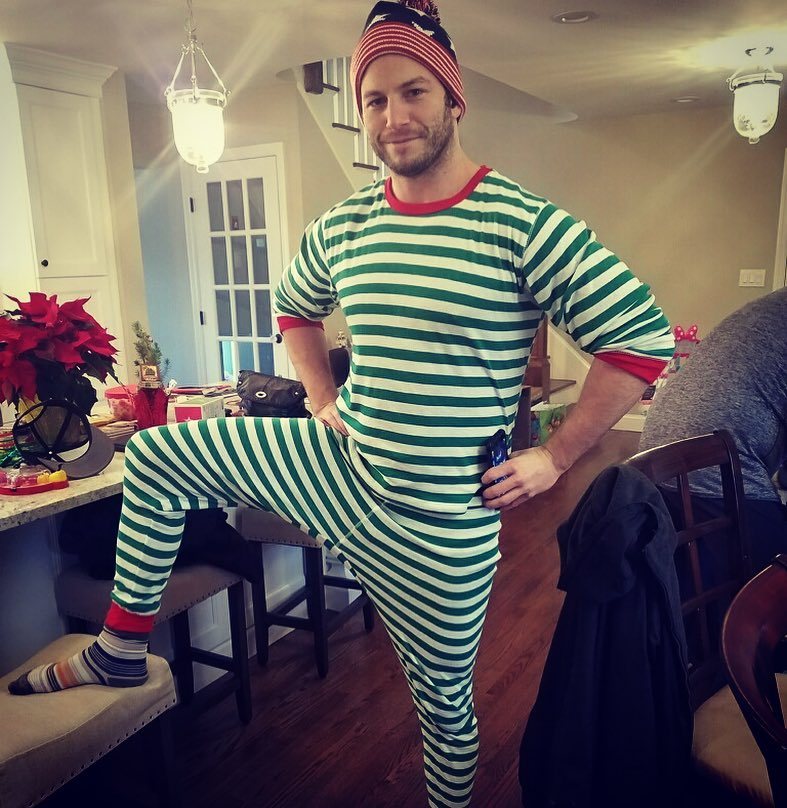 mikegermade's tweet photo. In lieu of sending out Christmas cards https://t.co/NR69FFKmxZ https://t.co/fun5pLiSUz