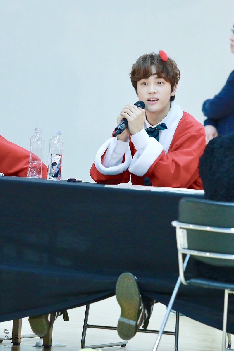 📸🍊171224.명동팬싸

머리부터 발끝까지！
애교💯점 만점에 💯！

#더보이즈 #주학년