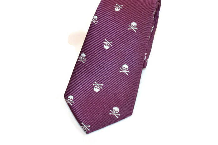 Purple tie with light grey skulls, wedding gifts, mens gifts, wedding … etsy.me/2iWfnJR #freeshipping #gifts