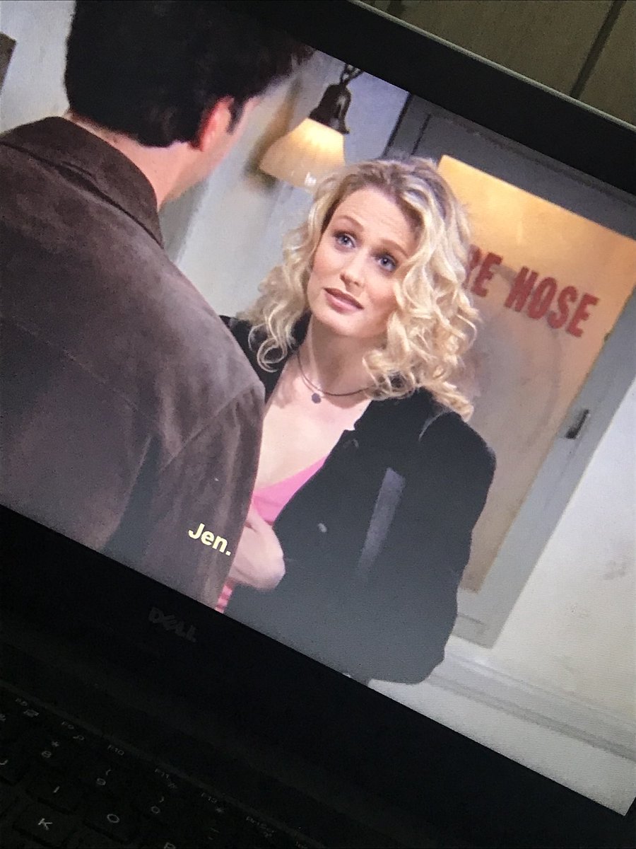ca_rrer's tweet photo. O que a Mary tá fazendo em Friends? Ahahahahah https://t.co/zm4hoQU9XV