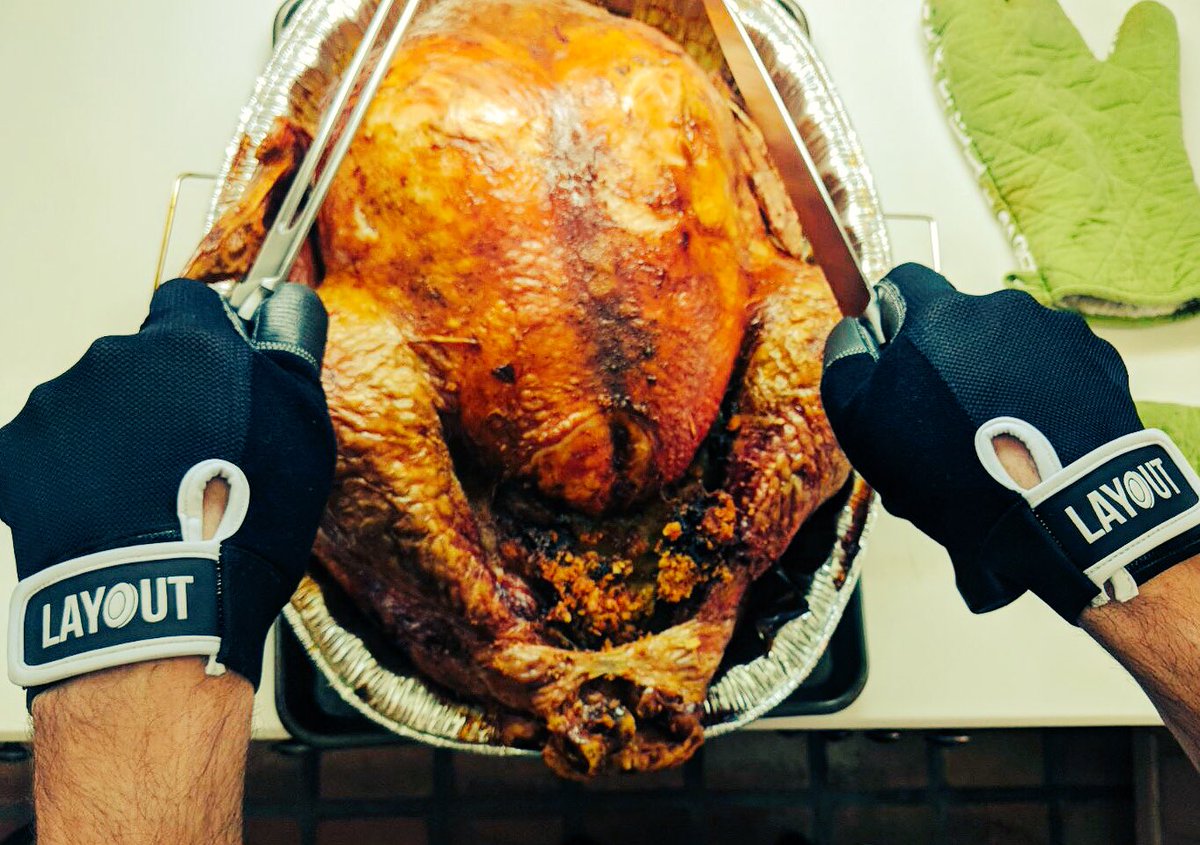 LayoutUltimate's tweet image. Happy holidays to all from Layout!

#turkeytime #ultimatefrisbee
#layoutultimate #ultimategrip