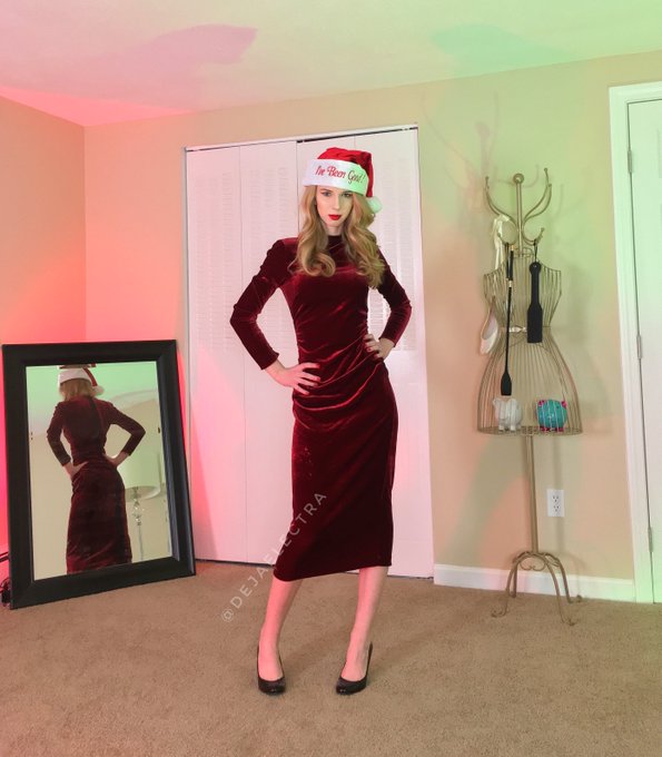 Merry Christmas! 🎄🎁 I'm online for the #SMContest now! Let's keep that top 50 ranking up!🏅Drop gold and<a href="/tag/smcontest"class="tags">#SMContest</a><a href="/tag/liveonstreamate"class="tags"><span>#liveonstreamate</span></a><a href="/tag/streamate"class="tags"><span>#streamate</span></a><a href="/tag/camshow"class="tags"><span>#camshow</span></a><a href="/tag/femdomc"class="tags"><span>#femdomc</span></a>