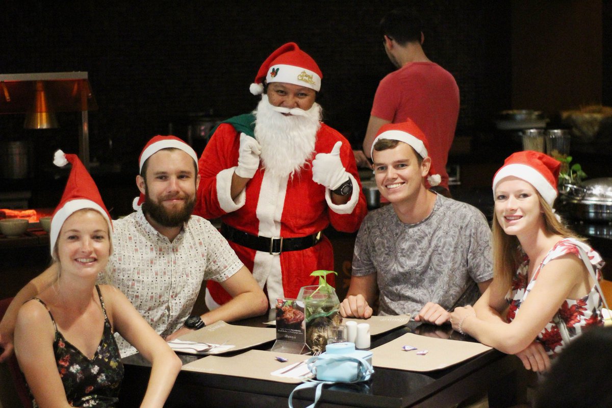 GTJineng's tweet photo. Thank you for coming, we hope to see you again next year! .
.
.
Visit our Facebook page for more festive photos #jinengxmasbrunch #goldentulip #bali https://t.co/9ZHXphtJeD