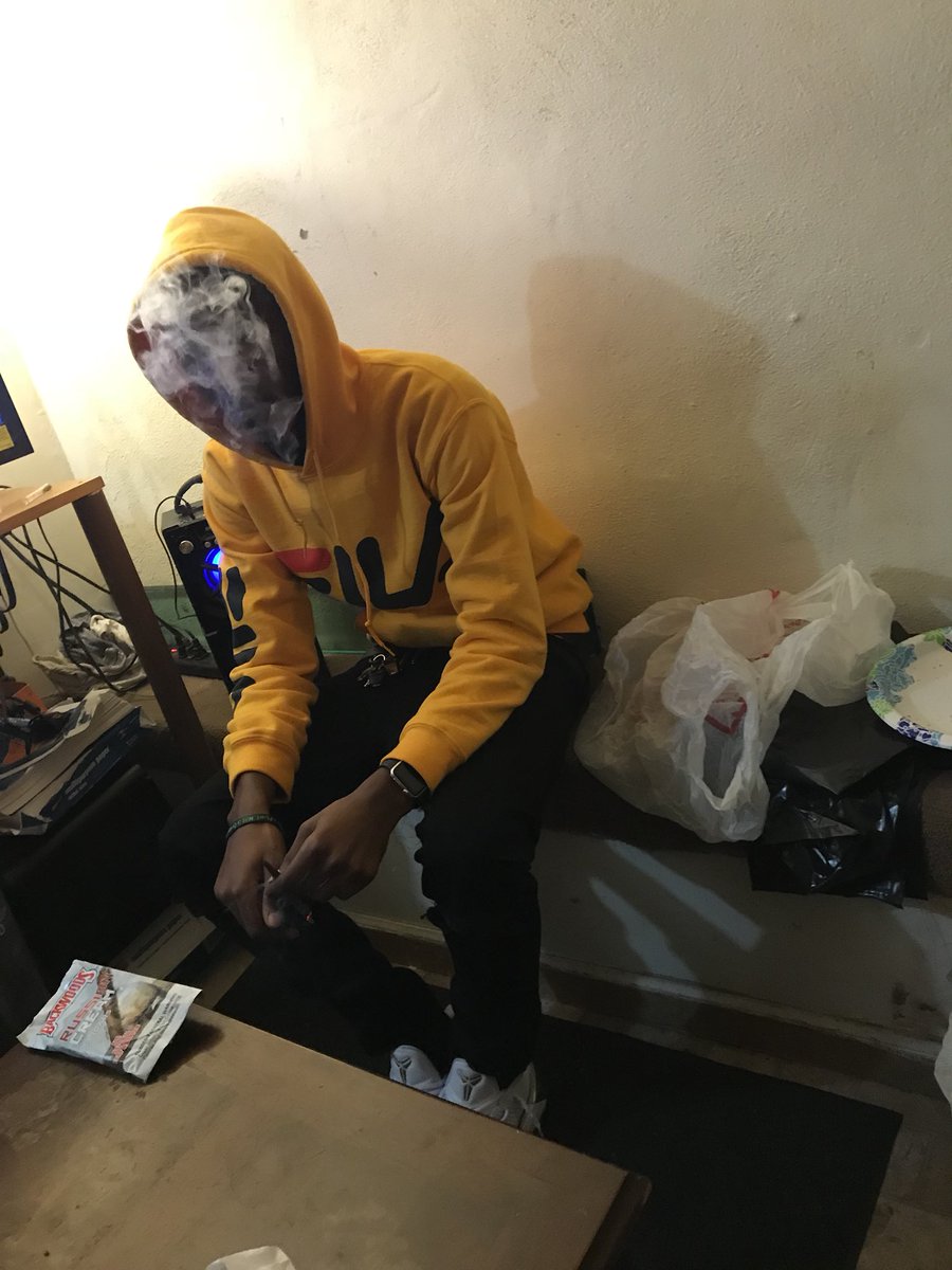wise_215's tweet photo. Smoke a backwood to the face call me Johnny blaze🔥 https://t.co/ipgCpniQcB